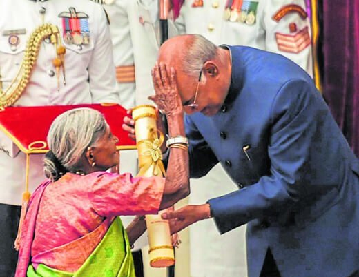 Saalumarada thimmakka in kannada