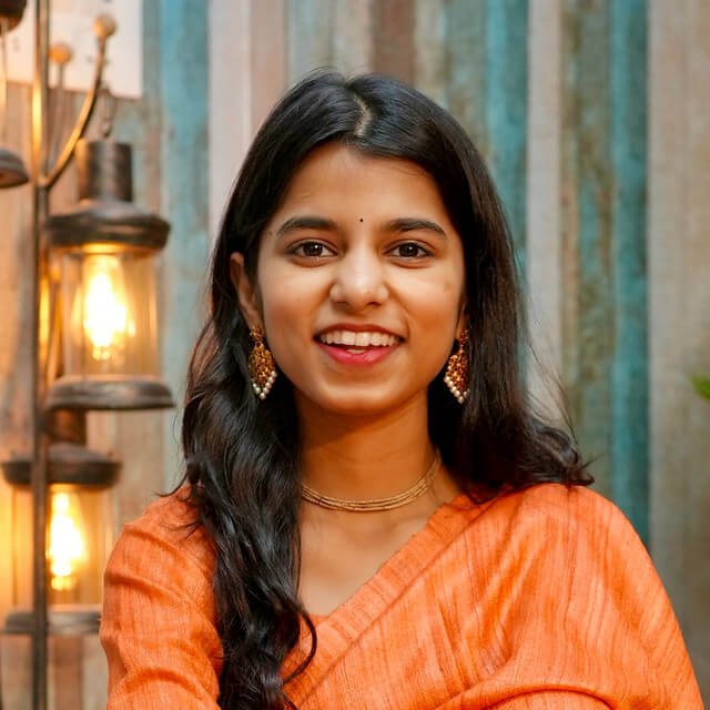 Maithili Thakur LifeStory in Kannada